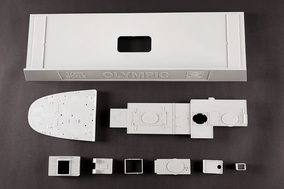 Assembly model 1:200 ship HMT Olympic Trumpeter 03720