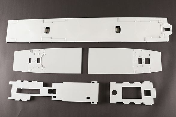 Assembly model 1:200 ship HMT Olympic Trumpeter 03720