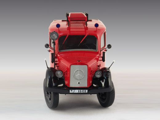 Збірна модель 1/35 L1500S LF 8, німецький легкий пожежний автомобіль 2 Світової війни ICM 35527