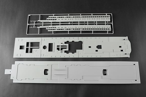 Assembly model 1:200 ship HMHS Britannic Trumpeter 03721