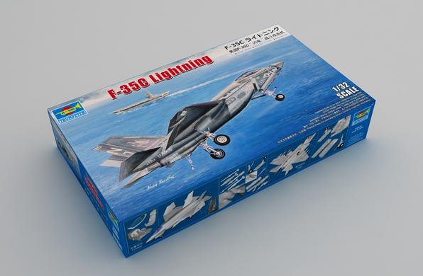 Сборная модель самолет 1/32 F-35C Lightning Trumpeter 03230