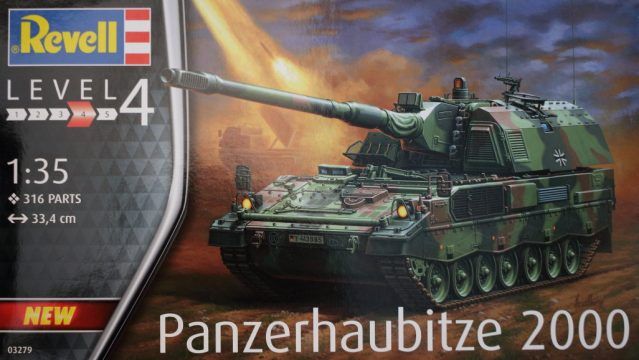 Prefab model 1/35 tank Panzerhaubitze 2000 Revell 03279