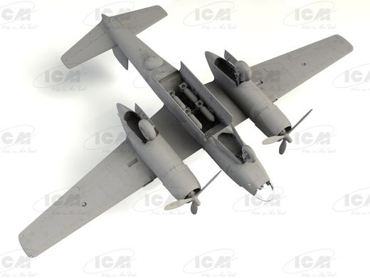 Сборная модель 1/48 самолет A-26С-15 Invader с пилотами и наземным персоналом ICM 48288