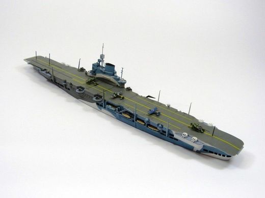 Збірна модель 1/700 авіаносець British Aircraft Carrier HMS Illustrious Aoshima 05104