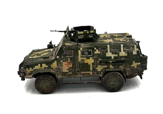 Готова модель 1/35 Український бронеавтомобіль Козак 2 ІСМ 1102017
