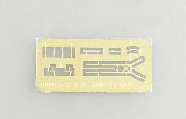 Сборная модель 1:72 самолет Chinese J-20 Mighty Dragon Trumpeter 01663