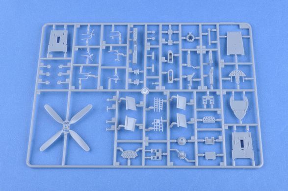 Assembled model 1:48 aircraft F4U-7 Corsair French Navy HobbyBoss 80392