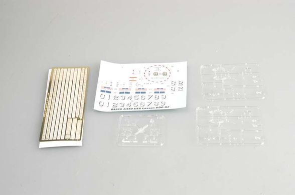 Збірна модель 1:350 корабель USS Lassen DDG-82 Trumpeter 04526
