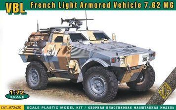 Збірна модель 1:72 бронеавтомобіль Panhard VBL коротка база з кулеметом 7,62 мм ACE 72420