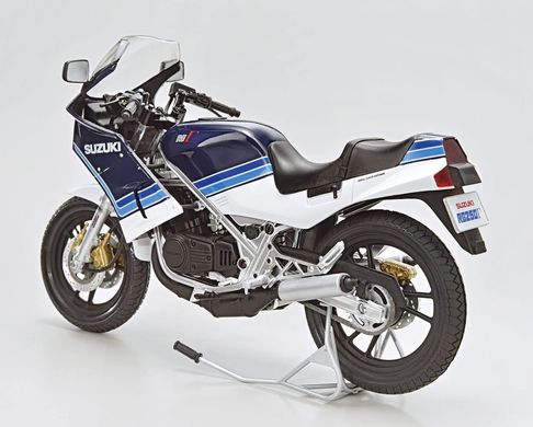 Збірна модель 1/12 мотоцикл Suzuki GJ21A RG250 Gamma '84 Aoshima 06322