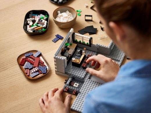 Конструктор LEGO Icons Queer Eye - лофт Чудової п'ятірки 10291