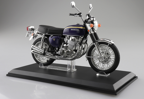 Модель в масштабе 1/12 мотоцикла Honda CB 750 Four K2 Purple Aoshima 10659