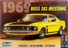Prefab model 1/25 car 1969 Boss 302 Mustang Revell 14313