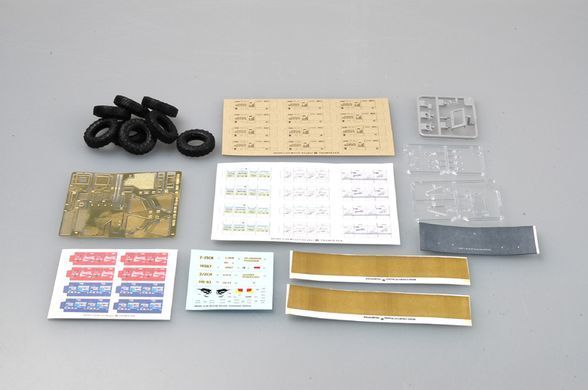 Сборная модель 1:35 бронеавтомобиль командирская машина M1130 Stryker 00397 Trumpeter 00397