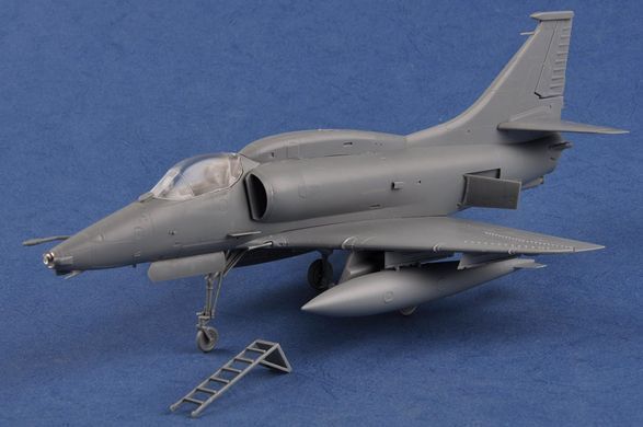Збірна модель 1:48 штурмовик A-4M Sky Hawk Hobby Boss 81766
