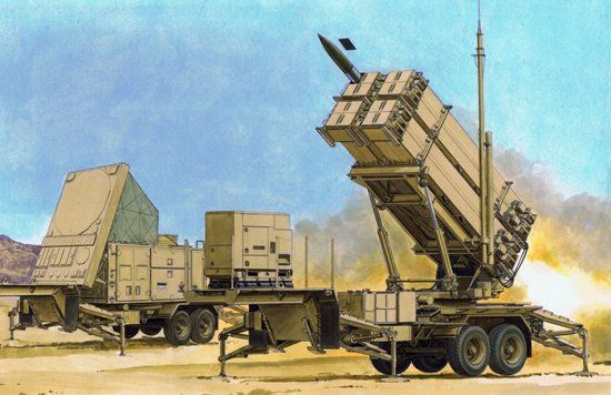 Збірна модель 1/35 зенітно-ракетна система "Патріот" MIM-104F Patriot (SAM) System PAC-3 M901 Launch